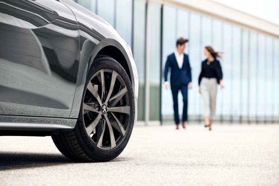 Детали экстерьера Peugeot 508 SW 2018 года  (WW) (фото 3 из 5)